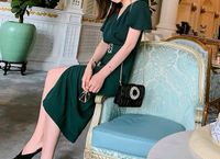 Elegante Kleider dunkelgrün  Abendkleid hochwertig Neu mit Gürtel München - Allach-Untermenzing Vorschau