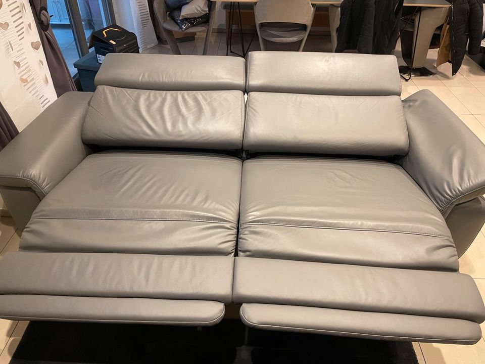Couch, Sofa,Zweisitzer Echtleder mit Motor in Burgkirchen
