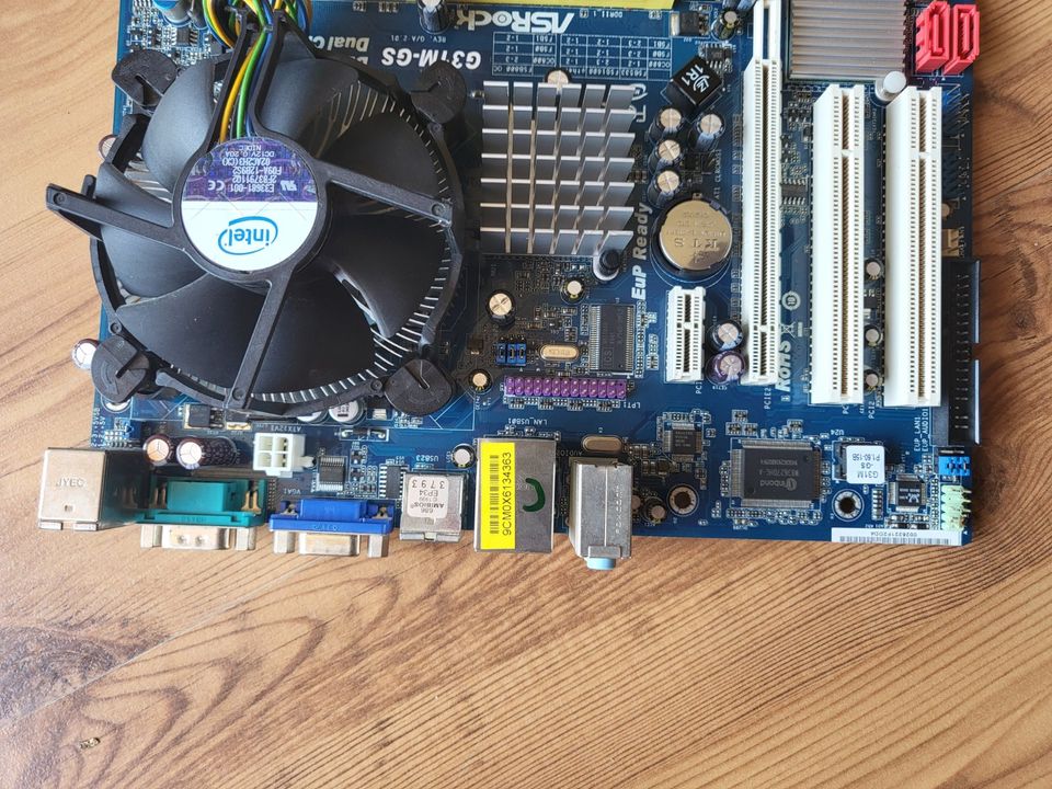 Mainbaord ASRock G31M-GS Rev. 2.1 Motherboard + Intel Pentium E65 in Übersee