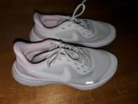 Nike Turnschuhe Gr 37,5 Bayern - Karlstadt Vorschau