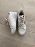 Adidas Turnschuhe Sneaker weiß Größe 37,5 Nordrhein-Westfalen - Wesseling Vorschau