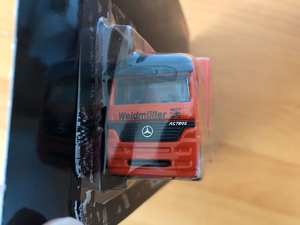 Werbetruck MB Actros Weidmüller Modell-LKW 1/87 selten sammeln in Detmold