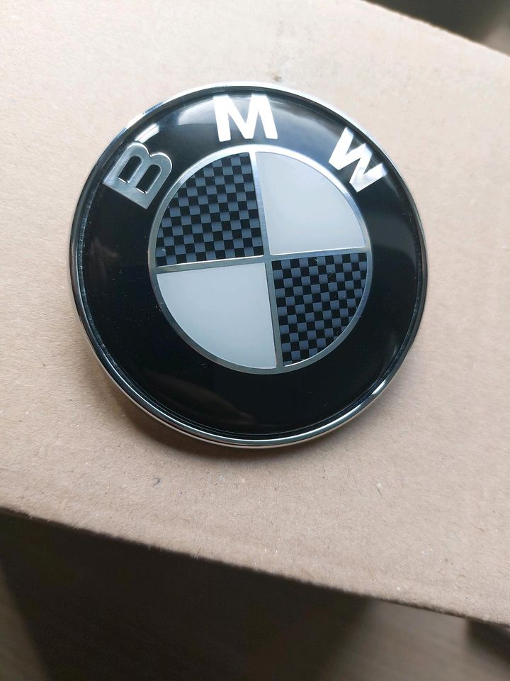 NEU BMW Emblem Zeichen schwarz weiss carbon 51148203864 in