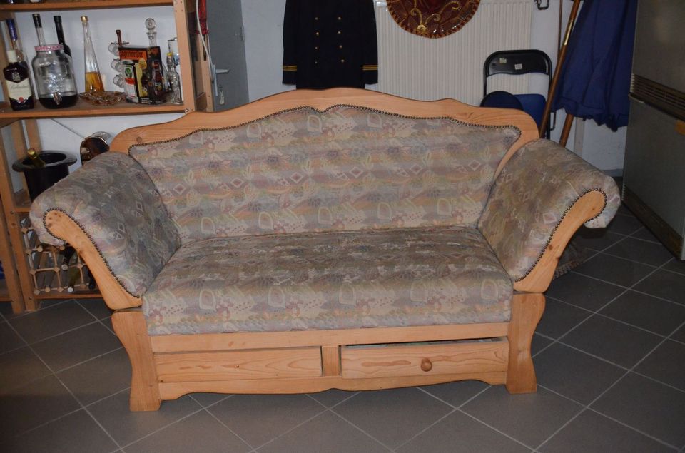 Sofa, Sessel, Hocker, Wohnzimmertisch Landhausstil in Trebur