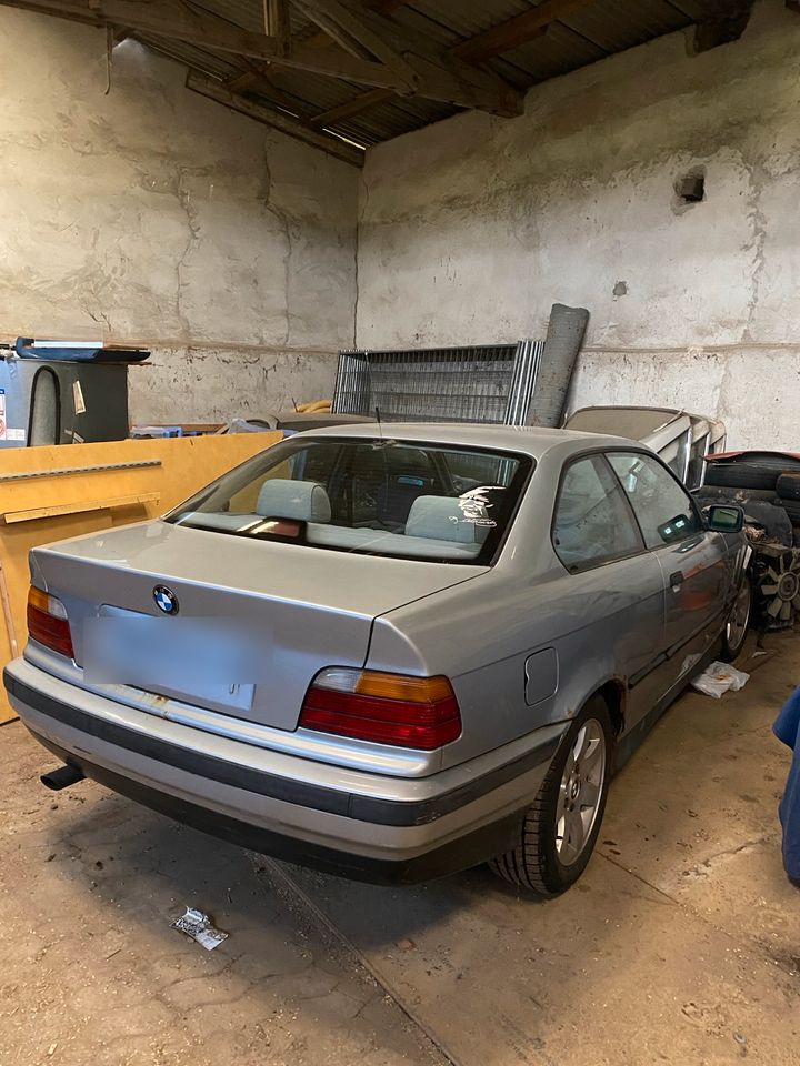 BMW E36 320 Coupe in Wirges  