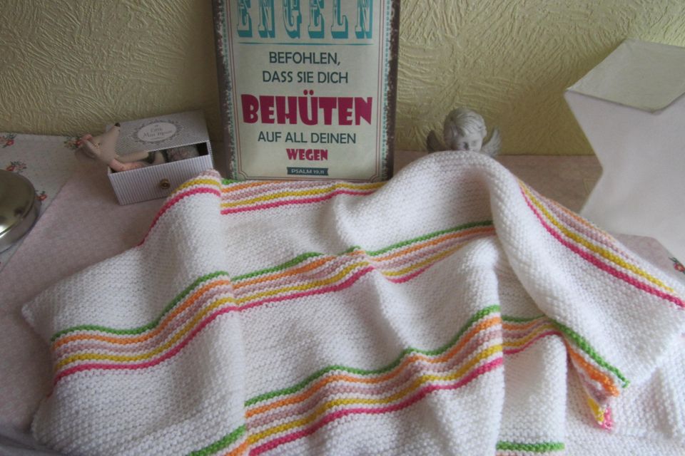 handgestrickte Babydecke Kuscheldecke Wolldecke in Berlin