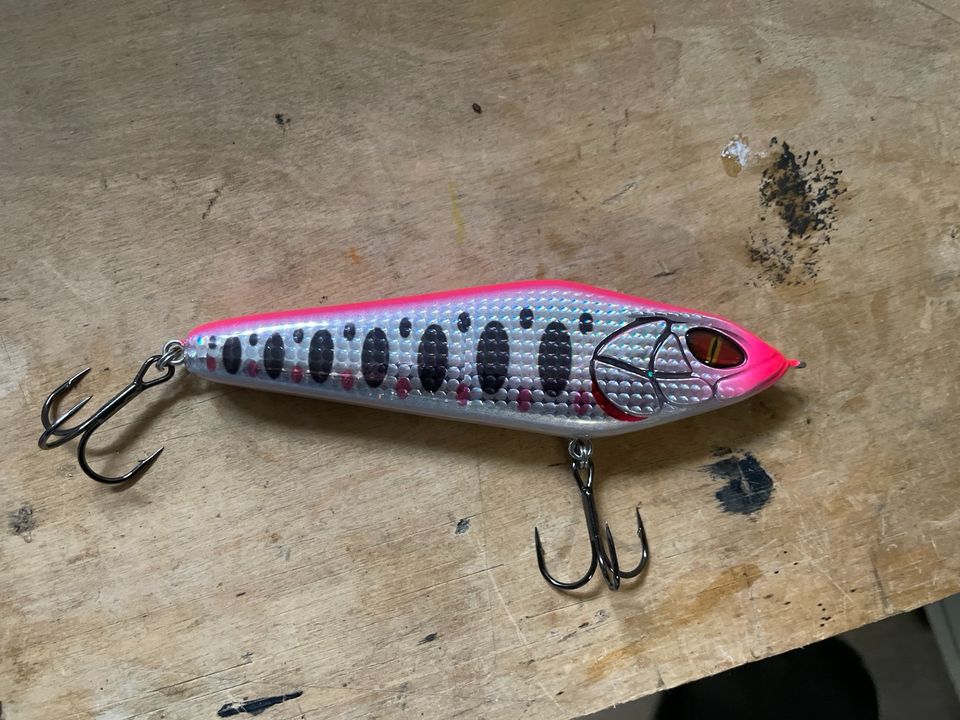 Daiwa Jerk Sonderfarbe 15cm in Stadtallendorf