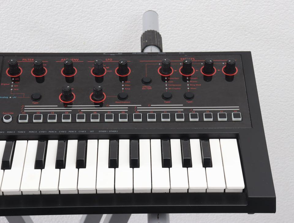 Roland JD-Xi - Crossover Synthesizer + 1 J. Gewährleistung in Möhnesee