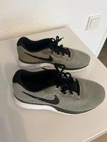Nike Schuhe Gr.37,5 Nordrhein-Westfalen - Oberhausen Vorschau