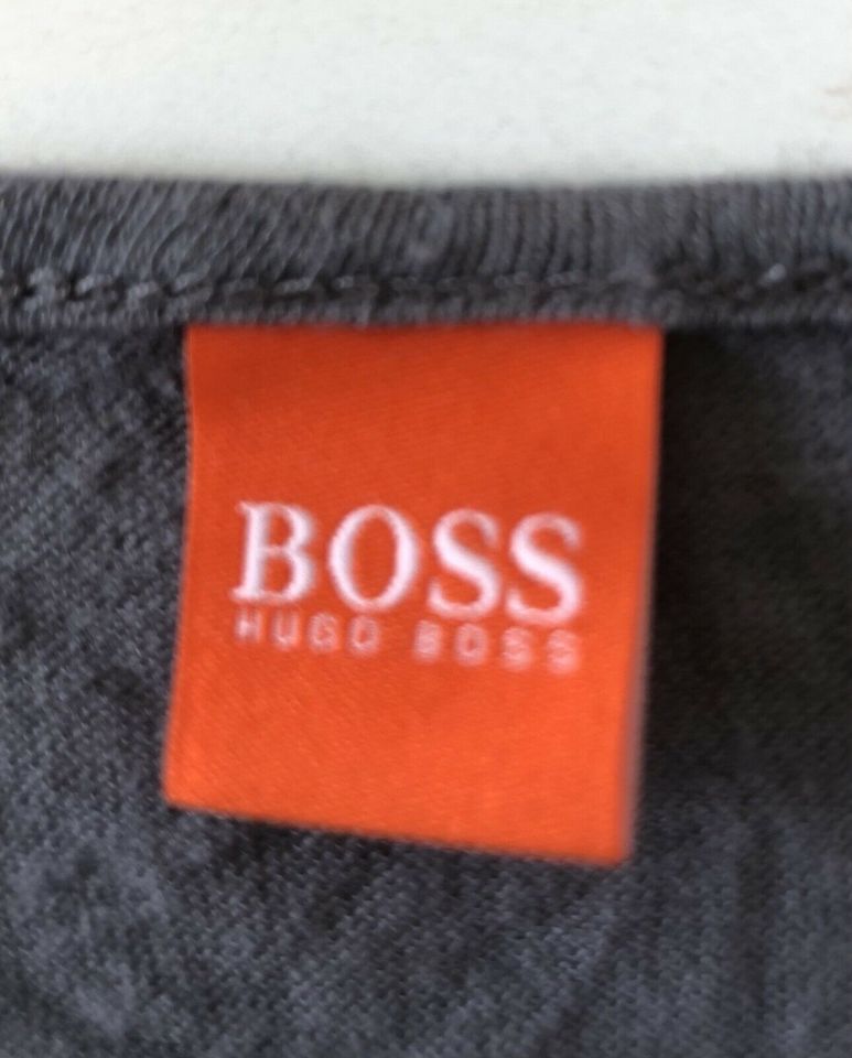 Kleid von Boss in Hamburg