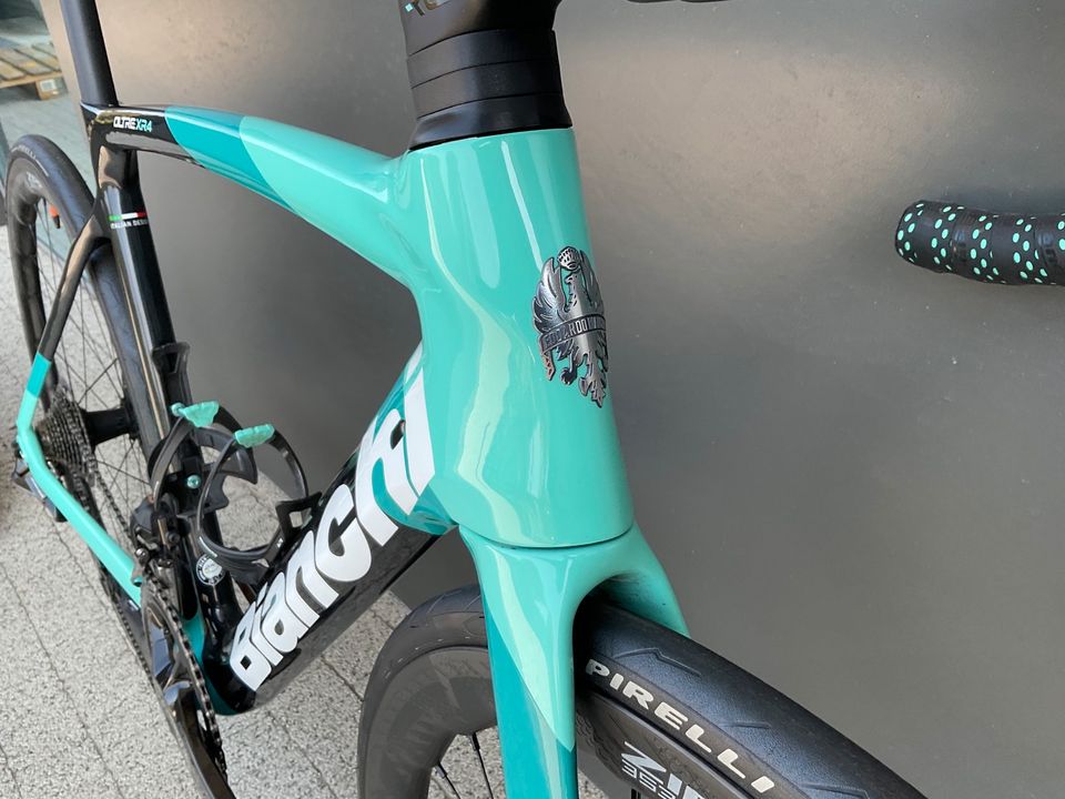 Bianchi Oltre XR4 Dura Ace Di2 Disc Zipp 353 NSW 55 L 56 Carbon M in Berlin