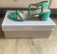 Neue Tamaris Sandalen mit Absatz Gr 39 mit Karton grün Retro Hamburg - Wandsbek Vorschau