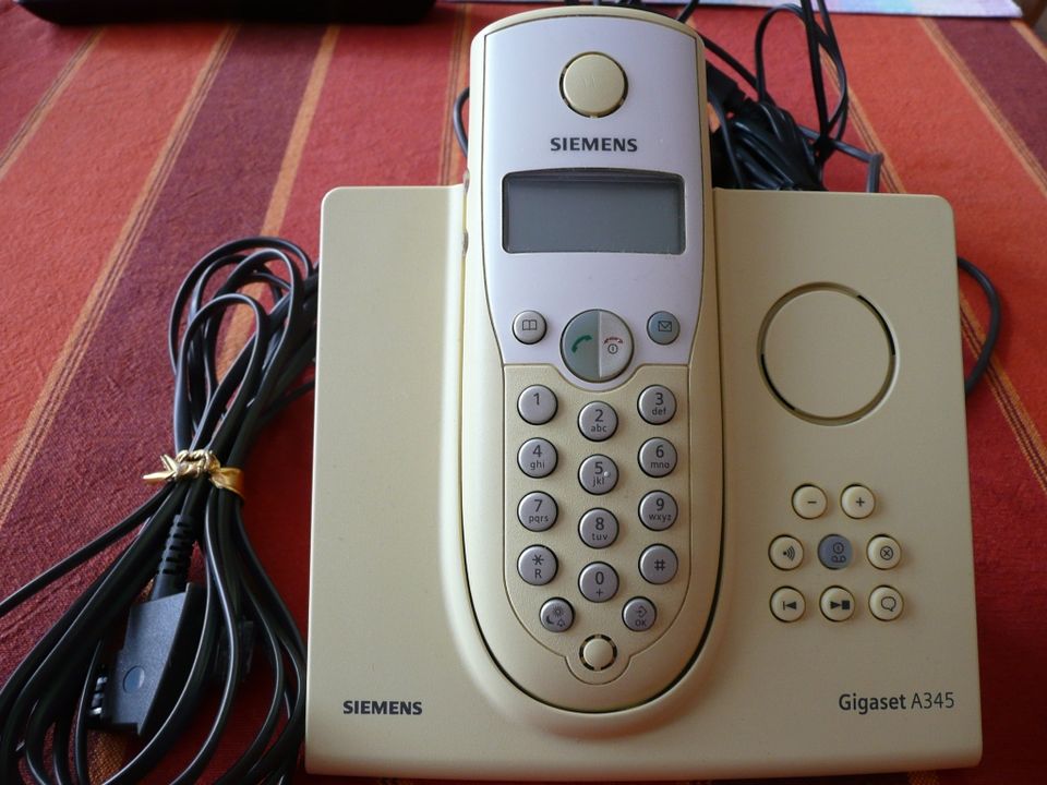 Konvolut Funktelefone Gigaset 3000/2000 Pocket/Sinus 712A etc. in Kiel