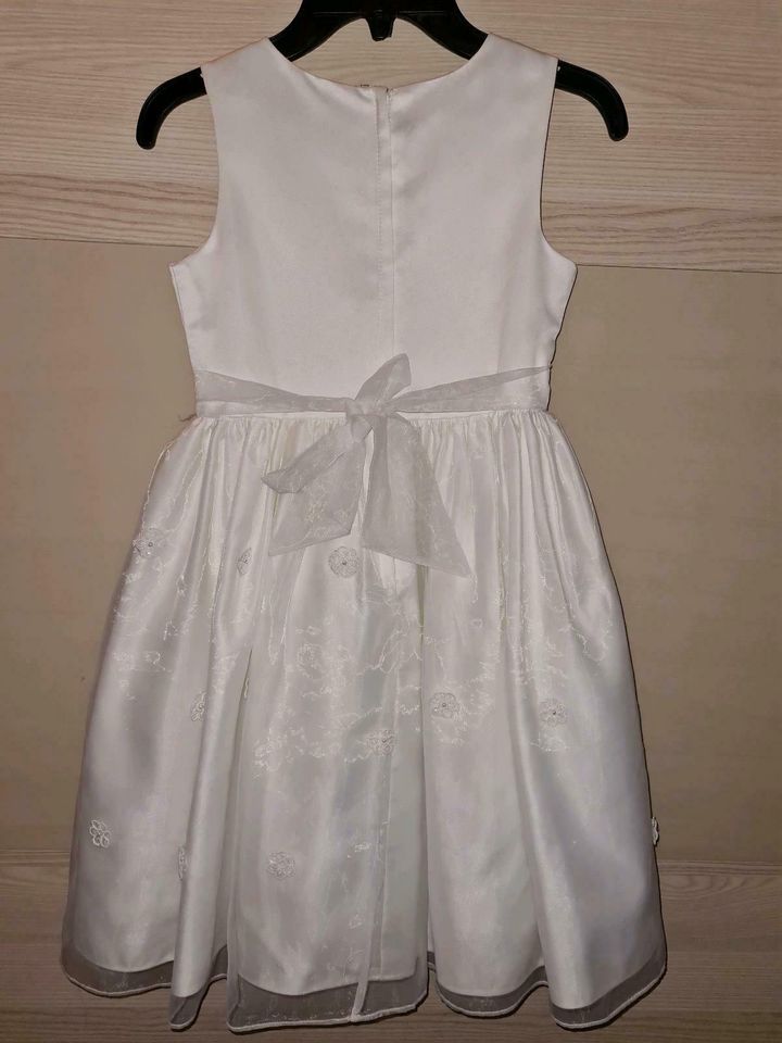 Mädchen Kleid Gr. 128 (7J.)Cinderella,Schulanfang,Hochzeit,creme in Krostitz