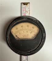 Altes Voltmeter Spannungsmesser Tolle Deko Steampunk Nordrhein-Westfalen - Bestwig Vorschau