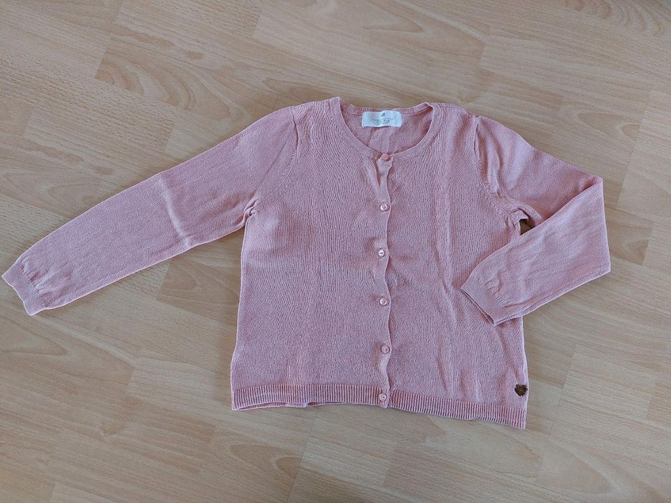 Strickjacke puderrosa H&M - Größe 122/128 in Nittendorf 