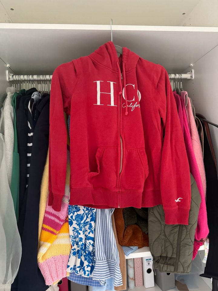 Hollister Jacke M rot in Hattstedt