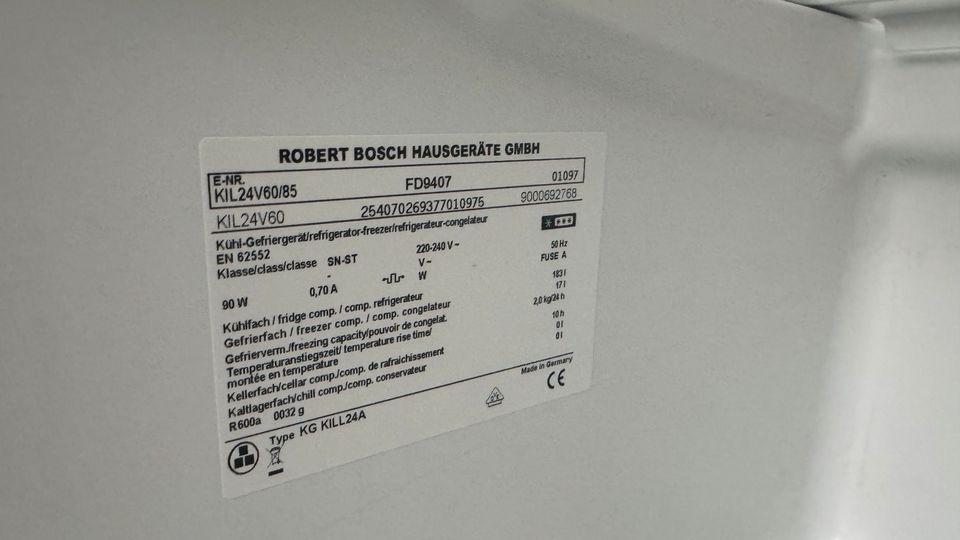 Bosch Einbau Kühlschrank m. Gefrierfach 120cm/55cm in Groß-Zimmern