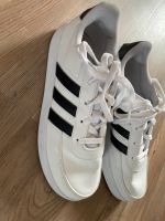 Adidas Schuhe 39 1/3 Saarland - Nohfelden Vorschau