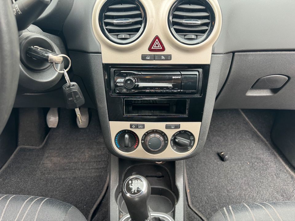 Opel Corsa  1.0 Benzin   Klimaanlage in Berlin
