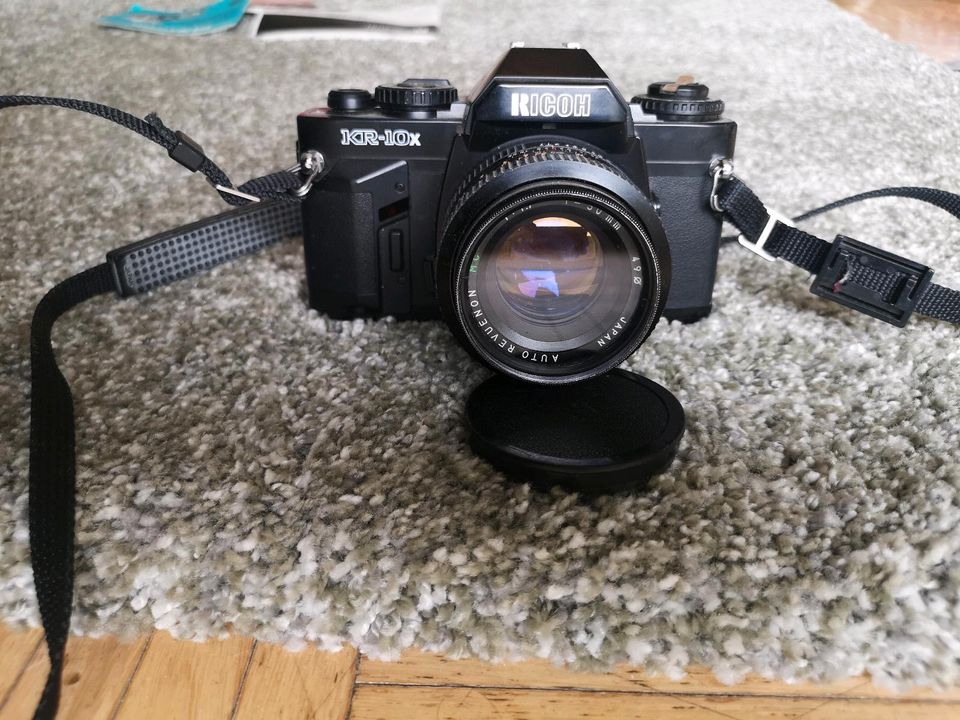 Kr-10x Ricoh analoge Spiegelreflexkamera mit viel Zubehör in Biessenhofen