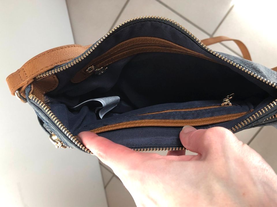 kleine süße Tasche • Desigual • nie benutzt • TOP in Gosheim