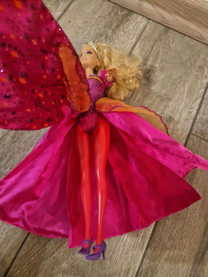 Barbie mit Geräusche, Sammelpuppe, Prinzessin in Wiemerstedt