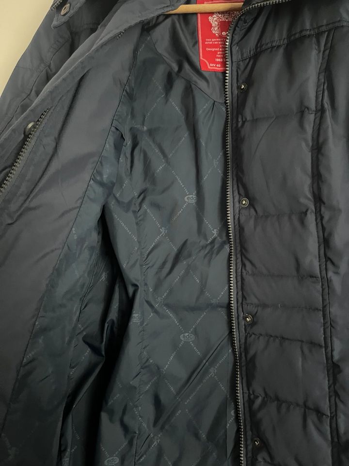 Esprit Jacke Mantel lang Steppjacke Steppmantel winter M Kapuze in Nürnberg (Mittelfr)