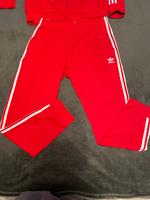 Adidas Hose / Jogginghose in rot Gr L Berlin - Reinickendorf Vorschau