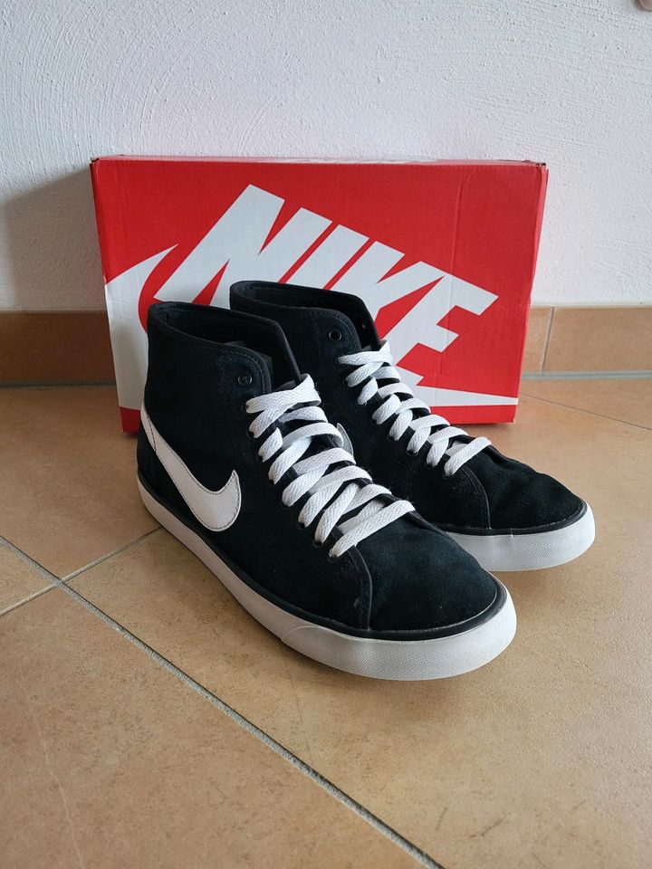 Nike Court Royale Suede mit OVP // Gr. 42 // Herren in Heinrichsthal