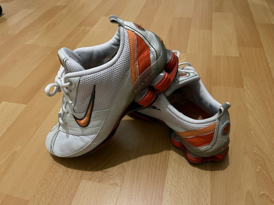 Nike Shox - Gr. 38,5 in Eisenach