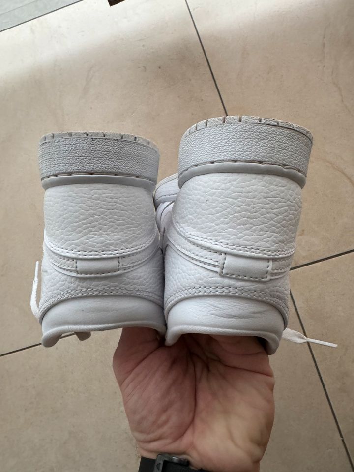 Nike Air Jordan Mid GS Triple White Top Zustand in Mengkofen