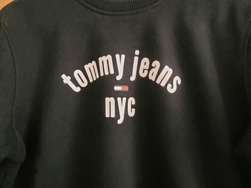 Tommy Jeans nyc Tommy Hilfiger Pullover Sweatshirt schwarz Gr. M in Hamburg