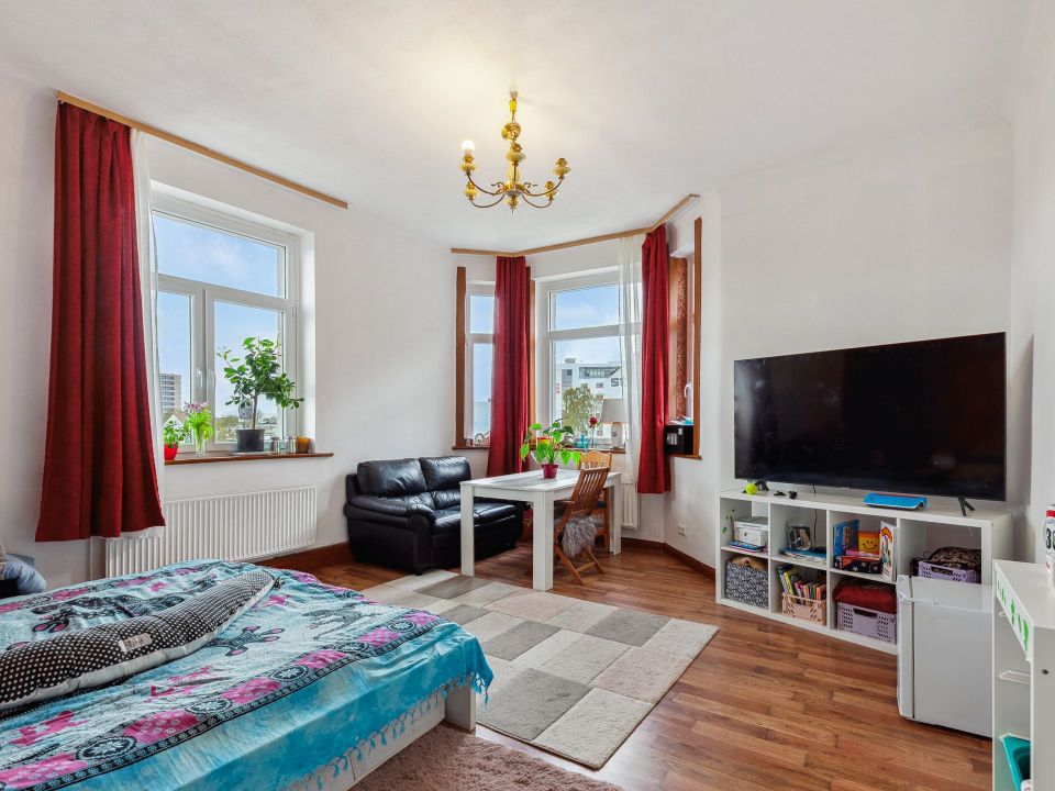Großzügige 3-Zimmer Wohnung in repräsentativem Altbau in bester Lage von Hannover-Hainholz in Hannover