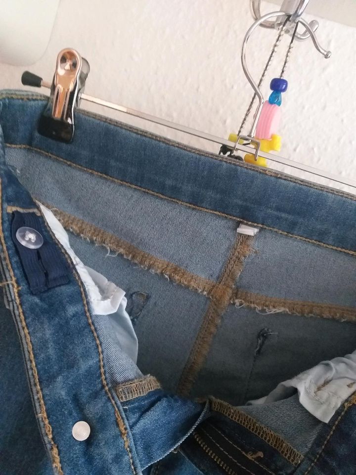 Jeans dunkelblau in Plüderhausen