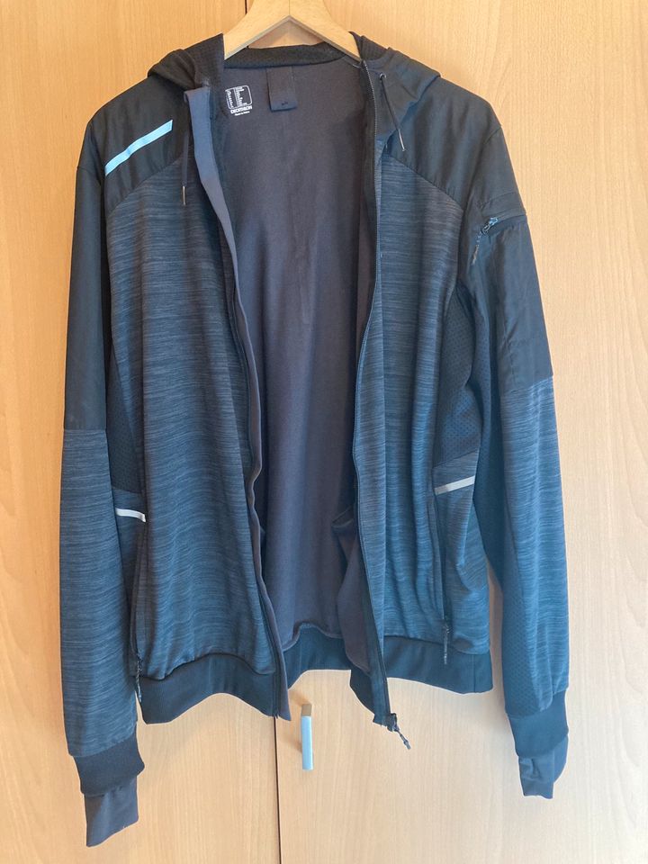 Decathlon Laufjacke Gr.2XL in Drolshagen