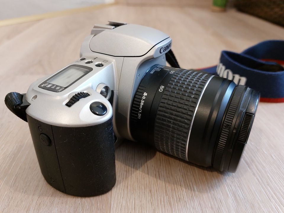 Canon EOS 500N Spiegelreflexkamera mit 28-80mm Objektiv in Obertraubling