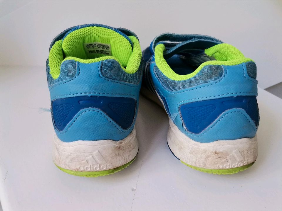 Adidas Sneaker Klett 33 34 Sportschuh Turnschuh blau neon grün in Ahrensburg