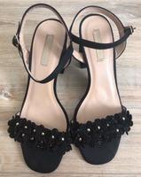 Wunderschöne Wildleder Sandalen Gr.38 Frankfurt am Main - Praunheim Vorschau