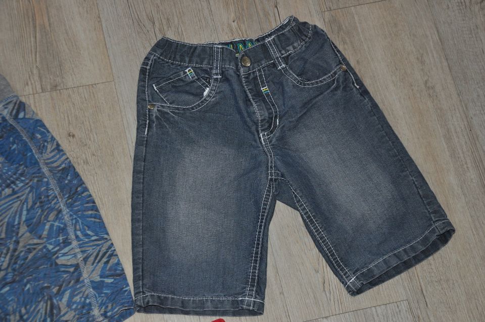 Jeansshorts, Shorts, kurze Hose, Gr. 128, Paket, C&A, H&M in Salzgitter