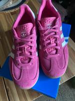 Original Adidas Gazelle gold pink weiß neu 39 Sneaker Nordrhein-Westfalen - Plettenberg Vorschau