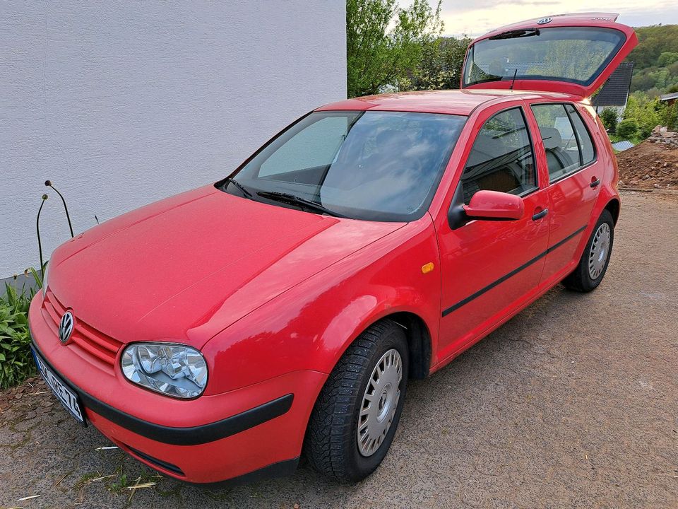VW Volkswagen Golf 1.9 TDI BJ 1998 in Solms