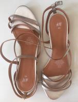 Riemchensandalen mit Keilabsatz Berlin - Mitte Vorschau