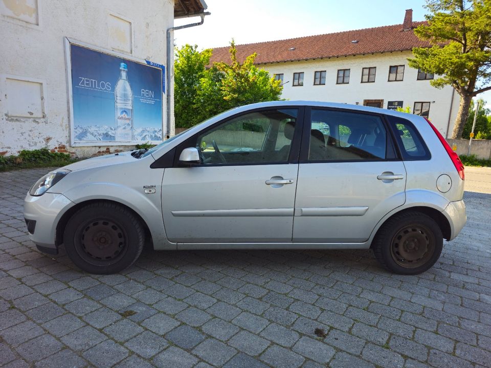 Ford Fiesta JH1 51 KW 137200 km TÜV fällig  Klima AHK ZV in Mühldorf a.Inn