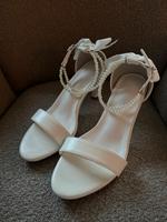 Pumps weiß schleife Perlen Hochzeit Niedersachsen - Oldenburg Vorschau