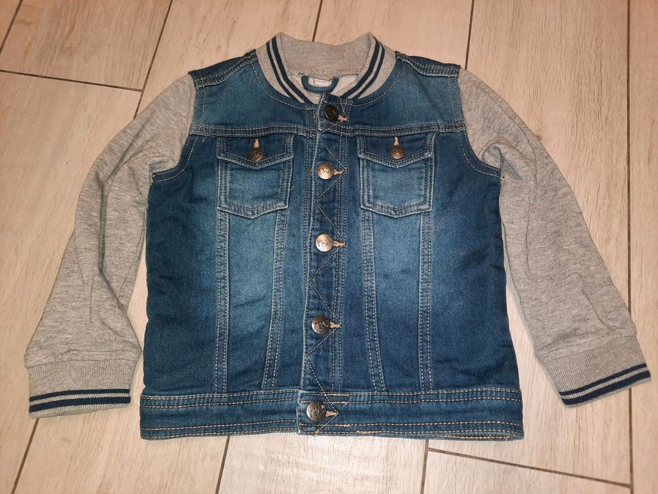 Jeansjacke mit Stoffärmel 98 in Berching