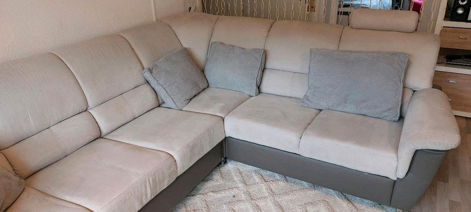 Kaum genutzte, sehr gepflegte große Couch Eckcouch zu verkaufen in Niedernberg