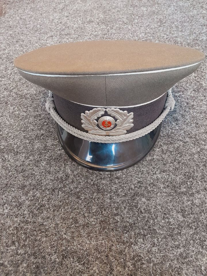 NVA Dienstuniform Oberleutnant mehrteilig u.Original 1979 in Rostock