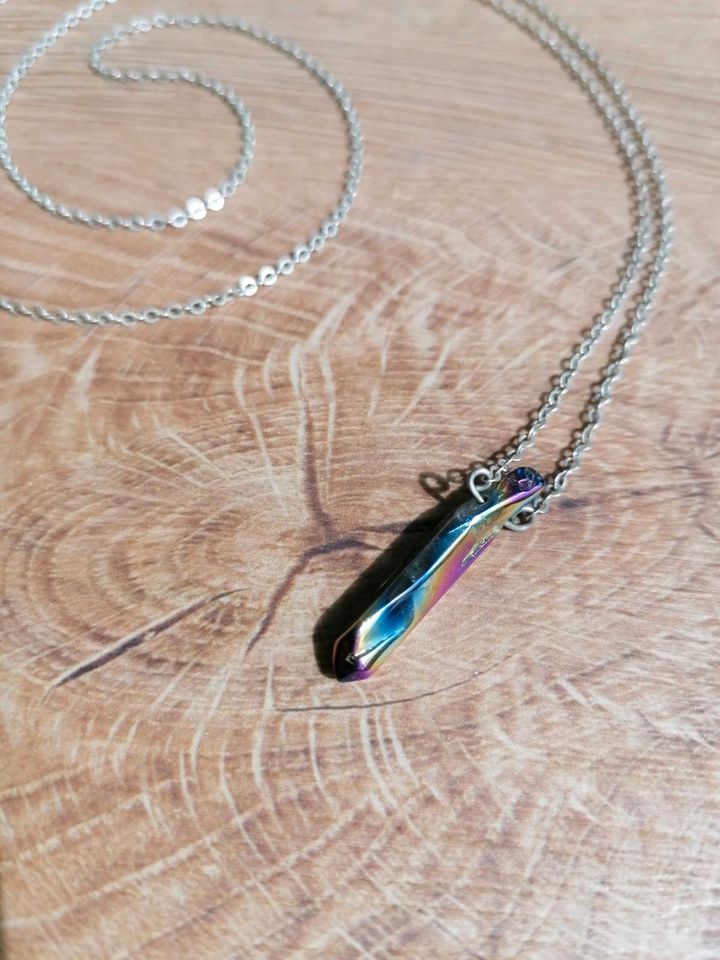 Halskette mit Regenbogen Hämatit in Stendal