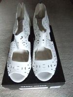 Gerry Weber Schuhe Pumps Sandale Leder Gr. 42 = UK 8 / NEU OVP Sachsen - Chemnitz Vorschau